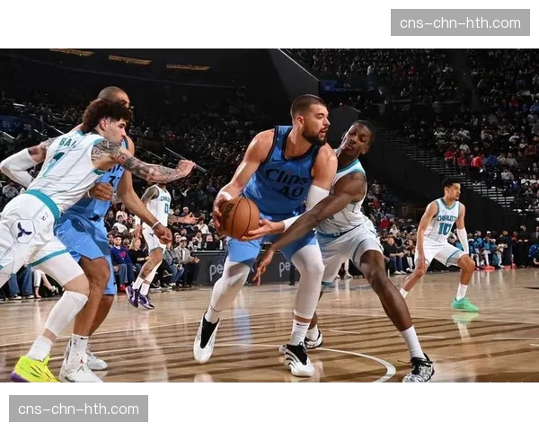 快船不敌掘金,祖巴茨赛后坦言难以限制约基奇的低位全能表现 快船不敌掘金,祖巴茨赛后坦言难以限制约基奇的低位全能表现