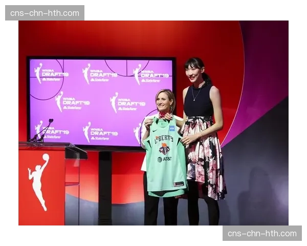 IPSY成为WNBA拉斯维加斯王牌官方美妆合作伙伴，品牌标识将出现在球衣腹部位置